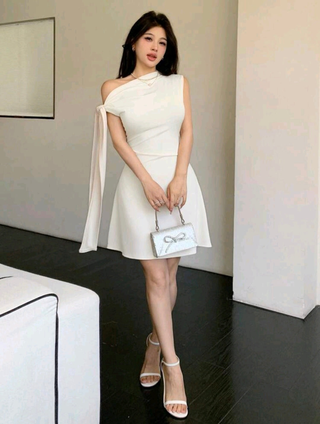 Vestido corto, con lazo para mujer